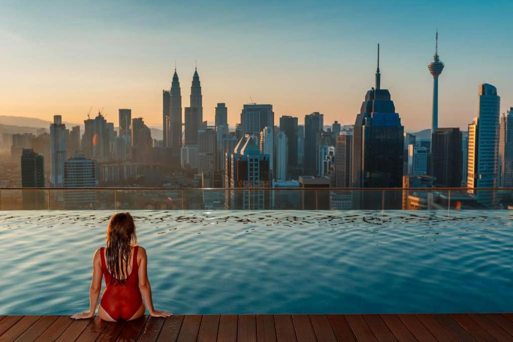 Regalia Suites Infinity Pool Куала-Лумпур Екстер'єр фото